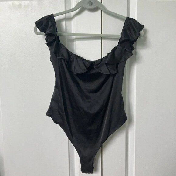For Love & Lemons Scivvies Bodysuit Black Silk Blend Ruffle Off Shoulder Tank - Picture 2 of 8